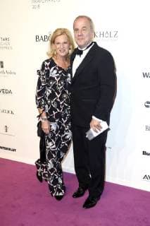 Dorothee Röhrig mit Gatte Hubertus Meyer-Burckhardt bei der 26. Verleihung des Deutschen Parfumpreises Duftstars 2018 im Flughafen Tempelhof. Berlin, 25.04.2018