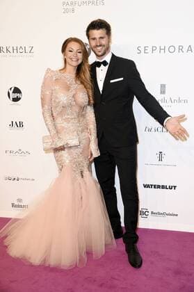 Jana Julie Kilka und Thore Schölermann bei der 26. Verleihung des Deutschen Parfumpreises Duftstars 2018 im Flughafen Tempelhof. Berlin, 25.04.2018