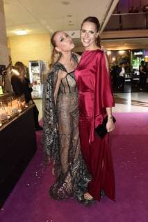 Sylvia Walker und Esther Sedlaczek auf der Aftershow Party nach der 26. Verleihung des Deutschen Parfumpreises Duftstars 2018 im Flughafen Tempelhof. Berlin, 25.04.2018