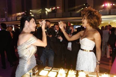 Mariella Ahrens und Marie Amiere auf der Aftershow Party nach der 26. Verleihung des Deutschen Parfumpreises Duftstars 2018 im Flughafen Tempelhof. Berlin, 25.04.2018