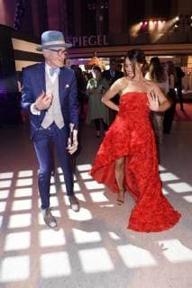 Günther Krabbenhöft und Jessica Paszka auf der Aftershow Party nach der 26. Verleihung des Deutschen Parfumpreises Duftstars 2018 im Flughafen Tempelhof. Berlin, 25.04.2018