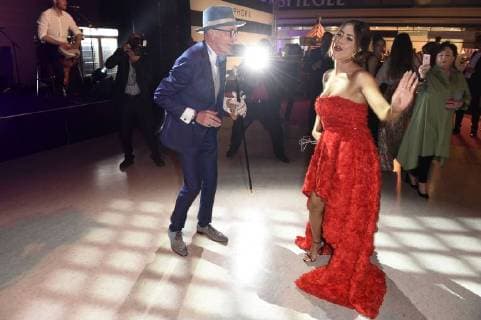 Günther Krabbenhöft und Jessica Paszka auf der Aftershow Party nach der 26. Verleihung des Deutschen Parfumpreises Duftstars 2018 im Flughafen Tempelhof. Berlin, 25.04.2018