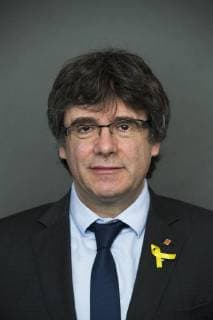 April 26, 2018 - Berlin, Germany - Catalan separatist leader Carles Puigdemont poses for a portrait after a meeting with the Foreign Press Association in Berlin, Germany on April 26, 2018. Berlin Germany  - ZUMAn230 20180426_zaa_n230_578 Copyright: xEmmanuelexContinix