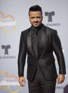 The Puerto Rican singer Luis Fonsi poses as he arrives at the red carpet of the Billboard Latin Music Awards 2018 at the Mandalay Bay resort in Las Vegas, Nevada, United States, 26 April 2018. Billboard Latin Music Awards 2018 !ACHTUNG: NUR REDAKTIONELLE NUTZUNG!  Copyright: xArmandoxArorizox BIL13 20180427-636603957817239844