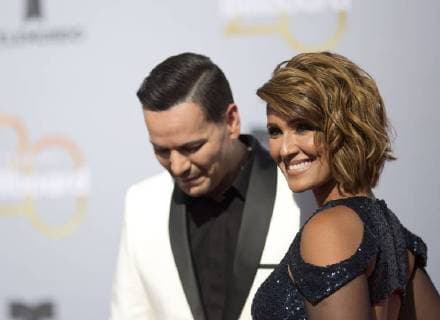 Puerto Rican singer Victor Manuelle (L) and his wife Frances Franco pose as they arrive at the red carpet of the Billboard Latin Music Awards 2018 at the Mandalay Bay resort in Las Vegas, Nevada, United States, 26 April 2018. Billboard Latin Music Awards 2018 !ACHTUNG: NUR REDAKTIONELLE NUTZUNG!  Copyright: xArmandoxArorizox BIL13 20180427-636603991317482034