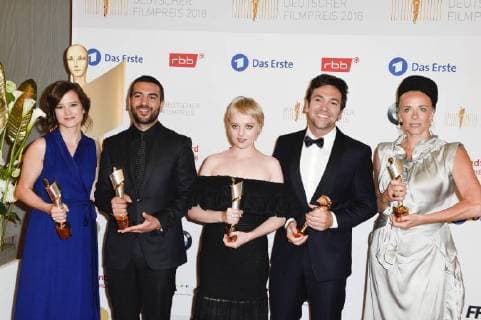 Lena Schömann, Elyas M Barek, Jella Haase, Bora Dagtekin und Katja Riemann bei der Verleihung des Deutschen Filmpreises 2018 in der Messe Berlin. Berlin, 27.04.2018