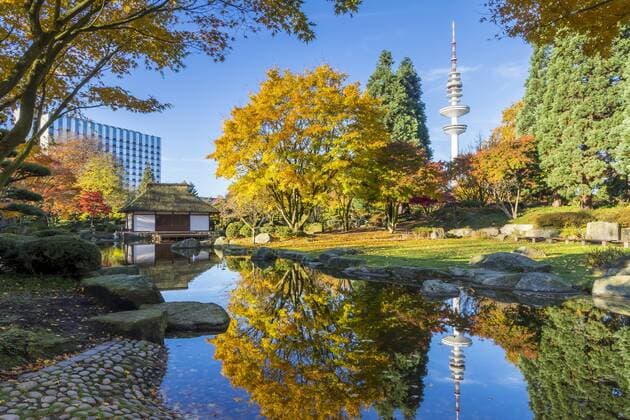 The Japanese Garden at Planten un Blomen Park in Hamburg, Germany, Europe Copyright: OliverxWintzen 1283-51