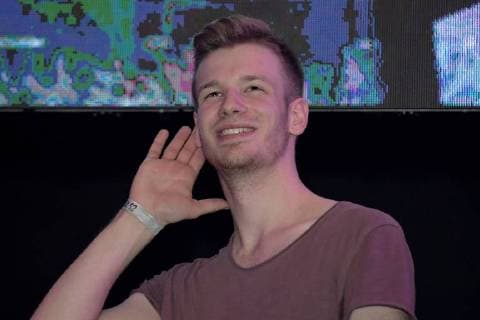 Gestört aber Geil bei dem Love Music Festival am 29.04.2018 in der Turbinenhalle in Oberhausen Marcel Stephaan vom DJ-Duo Gestört aber Geil steht bei dem Love Music Festival in der Turbinenhalle in Oberhausen auf der Bühne