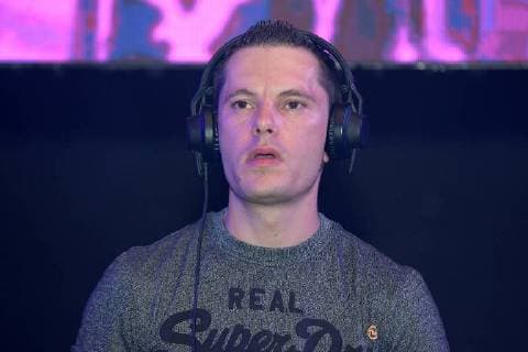 Gestört aber Geil bei dem Love Music Festival am 29.04.2018 in der Turbinenhalle in Oberhausen Nico Wendel vom DJ-Duo Gestört aber Geil steht bei dem Love Music Festival in der Turbinenhalle in Oberhausen auf der Bühne