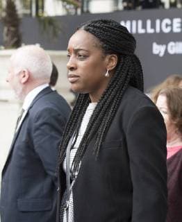 Berühmte Feministinnen, Dawn Butler . 24 04 2018. London, United Kingdom. Millicent Fawcett statue unveiling. Dawn Butler attend Millicent Fawcett statue unveiling in Parliament Square, Westminster. The historic unveiling of one of the most significant statues of our time – suffragist, Millicent Fawcett. Hers will be the first ever statue of a woman in Parliament Square, and the first ever statue there to be created by a woman artist, Gillian Wearing OBE. Sadiq Khan, The Mayor attended the unveiling with other guests including Caroline Criado Perez, whose petition to get the first statue of a woman in Parliament Square was signed by almost 85,000 people along with Theresa May, Prime Minister, journalist Mishal Husain, Helen McCrory and poet Theresa Lola. This year marks a century since the start of women’s suffrage in the UK - one of our country s most pivotal moments – and  xElliottxFranksx xi-Imagesx IIM-17648-0070