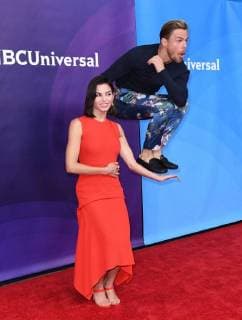 Entertainment Bilder der Woche KW 18 May 2, 2018 - Universal City, CA, U.S. - 02 May 2018 - Universal City, California - Jenna Dewan, Derek Hough . 2018 NBCUniversal Summer Press Day held at Universal Studios. Photo Credit: AdMedia Universal City U.S. - ZUMAa123 20180502_zaa_a123_311 Copyright: xBirdiexThompsonx