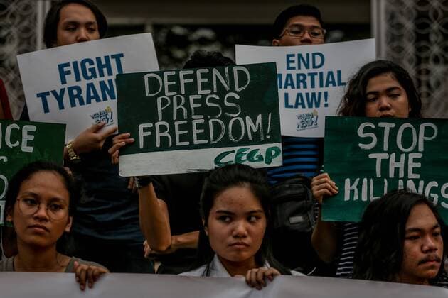 May 3, 2018 - Quezon City, Philippines - Filipino student activists rally at the University of the Philippines in Quezon City in commemoration of World Press Freedom Day on Thursday. May 3, 2018. The groups protest against the current administration s issues such as spreading fake news, human rights and press freedom violations. Quezon City Philippines - ZUMAs213 20180503_zap_s213_004 Copyright: xBasilioxSepex