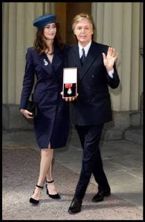 Entertainment Bilder der Woche KW 18 Bilder des Tages . 04 05 2018. London, United Kingdom. Investitures at Buckingham Palace. Nancy Shevell with Sir Paul McCartney who received the Order of the Companions of Honour Investitures at Buckingham Palace, London, UK - 04 May 2018.  xi-Imagesx xPoolx IIM-17671-0011