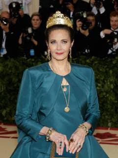 Lynda Carter arrives on the red carpet at The Metropolitan Museum of Art s Costume Institute Benefit Heavenly Bodies: Fashion and the Catholic Imagination at Metropolitan Museum of Art in New York City on May 7, 2018.  NYP20180507249 JOHNxANGELILLO