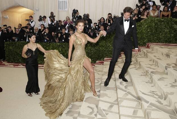 Bradley Cooper and Irina Shayk arrive on the red carpet at The Metropolitan Museum of Art s Costume Institute Benefit Heavenly Bodies: Fashion and the Catholic Imagination at Metropolitan Museum of Art in New York City on May 7, 2018.  NYP20180507716 JOHNxANGELILLO