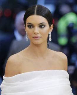 Kendall Jenner arrives on the red carpet at The Metropolitan Museum of Art s Costume Institute Benefit Heavenly Bodies: Fashion and the Catholic Imagination at Metropolitan Museum of Art in New York City on May 7, 2018.  NYP20180507728 JOHNxANGELILLO