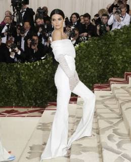 Kendall Jenner arrives on the red carpet at The Metropolitan Museum of Art s Costume Institute Benefit Heavenly Bodies: Fashion and the Catholic Imagination at Metropolitan Museum of Art in New York City on May 7, 2018.  NYP20180507736 JOHNxANGELILLO