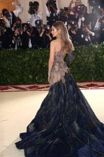 May 7, 2018 - New York, N.Y, USA - GIGI HADID attends the Metropolitan Museum of Art Costume Institute Benefit with exhibition of Heavenly Bodies: Fashion and the Catholic Imagination .The Met Museum, NYC.May 7, 2018.Photos by , Globe Photos Inc. New York USA - ZUMAms4_ 20180507_zaa_ms4_057 Copyright: xSoniaxMoskowitzx