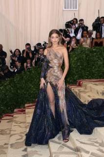 May 7, 2018 - New York, N.Y, USA - Metropolitan Museum of Art Costume Institute Benefit with exhibition of Heavenly Bodies: Fashion and the Catholic Imagination .The Met Museum, NYC.May 7, 2018.Photos by , Globe Photos Inc. New York USA - ZUMAms4_ 20180507_zaa_ms4_069 Copyright: xSoniaxMoskowitzx