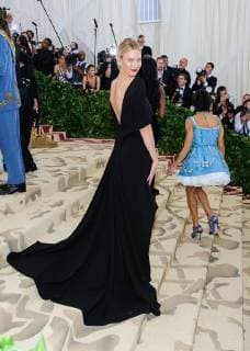 May 7, 2018 - New York, NY, U.S. - 07 May 2018 - New York, New York - Karlie Kloss. 2018 Metropolitan Museum of Art Costume Institute Gala: Heavenly Bodies: Fashion and the Catholic Imagination. Photo Credit: Christopher Smith AdMedia New York U.S. - ZUMAa123 20180507_zaa_a123_062 Copyright: xChristopherxSmithAdmediax