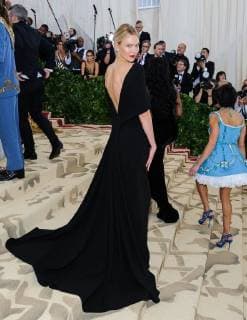 May 7, 2018 - New York, NY, U.S. - 07 May 2018 - New York, New York - Karlie Kloss. 2018 Metropolitan Museum of Art Costume Institute Gala: Heavenly Bodies: Fashion and the Catholic Imagination. Photo Credit: Christopher Smith AdMedia New York U.S. - ZUMAa123 20180507_zaa_a123_072 Copyright: xChristopherxSmithAdmediax