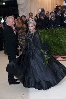 May 7, 2018 - New York, N.Y, USA - MADONNA attends the Metropolitan Museum of Art Costume Institute Benefit with exhibition of Heavenly Bodies: Fashion and the Catholic Imagination .The Met Museum, NYC.May 7, 2018.Photos by , Globe Photos Inc. New York USA - ZUMAms4_ 20180507_zaa_ms4_085 Copyright: xSoniaxMoskowitzx