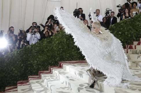 Katy Perry arrives on the red carpet at The Metropolitan Museum of Art s Costume Institute Benefit Heavenly Bodies: Fashion and the Catholic Imagination at Metropolitan Museum of Art in New York City on May 7, 2018.  NYP20180507819 JOHNxANGELILLO