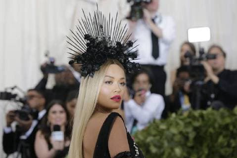 Rita Ora arrives on the red carpet at The Metropolitan Museum of Art s Costume Institute Benefit Heavenly Bodies: Fashion and the Catholic Imagination at Metropolitan Museum of Art in New York City on May 7, 2018.  NYP20180507823 JOHNxANGELILLO