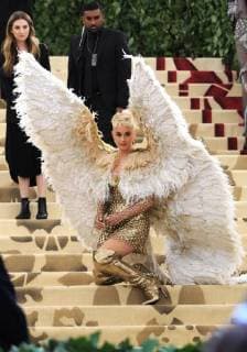 Entertainment Bilder der Woche KW 19 NEW YORK, NY - MAY 7: Katy Perry at the Heavenly Bodies: Fashion & The Catholic Imagination Costume Institute Gala on May 7, 2018 in New York City. Copyright: xJohnxPalmerx