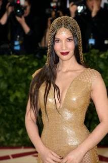 May 7, 2018 - New York, N.Y, USA - OLIVIA MUNN attends the Metropolitan Museum of Art Costume Institute Benefit with exhibition of Heavenly Bodies: Fashion and the Catholic Imagination .The Met Museum, NYC.May 7, 2018.Photos by , Globe Photos Inc. New York USA - ZUMAms4_ 20180507_zaa_ms4_100 Copyright: xSoniaxMoskowitzx