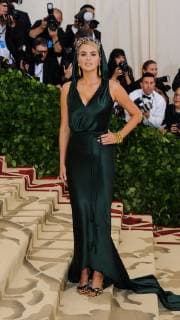 May 7, 2018 - New York, NY, U.S. - 07 May 2018 - New York, New York - Kate Upton. 2018 Metropolitan Museum of Art Costume Institute Gala: Heavenly Bodies: Fashion and the Catholic Imagination. Photo Credit: Christopher Smith AdMedia New York U.S. - ZUMAa123 20180507_zaa_a123_230 Copyright: xChristopherxSmithAdmediax
