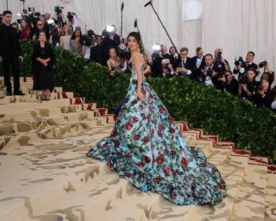 May 7, 2018 - New York, NY, U.S. - 07 May 2018 - New York, New York - Amal Clooney. 2018 Metropolitan Museum of Art Costume Institute Gala: Heavenly Bodies: Fashion and the Catholic Imagination. Photo Credit: Christopher Smith AdMedia New York U.S. - ZUMAa123 20180507_zaa_a123_328 Copyright: xChristopherxSmithAdmediax