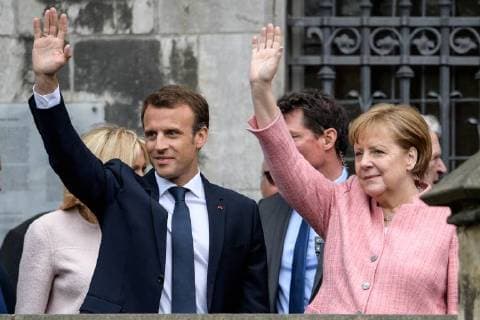 Verleihung des internationalen Karlspreises zu Aachen, 10.05.2018 vl: der Französische Präsident Emmanuel Macron und Bundeskanzlerin Dr. Angela Merkel bei der Verleihung des internationalen Karlspreises zu Aachen am 10.05.2018, , Aacgeb NRW Deutschland