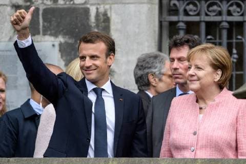 Verleihung des internationalen Karlspreises zu Aachen, 10.05.2018 vl: der Französische Präsident Emmanuel Macron und Bundeskanzlerin Dr. Angela Merkel bei der Verleihung des internationalen Karlspreises zu Aachen am 10.05.2018, , Aacgeb NRW Deutschland