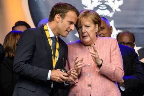 Verleihung des internationalen Karlspreises zu Aachen, 10.05.2018 vl: der Französische Präsident Emmanuel Macron und Bundeskanzlerin Dr. Angela Merkel bei der Verleihung des internationalen Karlspreises zu Aachen am 10.05.2018, , Aacgeb NRW Deutschland