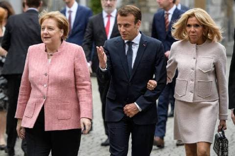 Verleihung des internationalen Karlspreises zu Aachen, 10.05.2018 Bundeskanzlerin Dr. Angela Merkel, der französische Präsident Emmanuel Macron, Brigitte Macron bei der Verleihung des internationalen Karlspreises zu Aachen am 10.05.2018, , Aacgeb NRW Deutschland