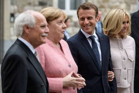 Verleihung des internationalen Karlspreises zu Aachen, 10.05.2018 vl: Jürgen Linde, Bundeskanzlerin Dr. Angela Merkel, der französische Präsident Emmanuel Macron, Brigitte Macron bei der Verleihung des internationalen Karlspreises zu Aachen am 10.05.2018, , Aacgeb NRW Deutschland