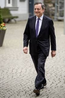 Verleihung des internationalen Karlspreises zu Aachen, 10.05.2018 Mario Draghi (Präsident, Europäische Zentralbank) bei der Verleihung des internationalen Karlspreises zu Aachen am 10.05.2018, , Aacgeb NRW Deutschland
