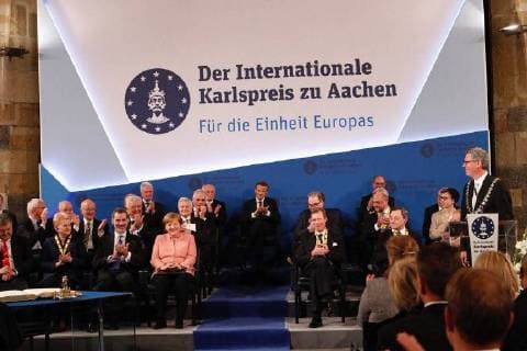 EL REY ASISTE EN ALEMANIA A LOS ACTOS CON MOTIVO DE LA ENTREGA DEL PREMIO INTERNACIONAL CARLOMAGNO 2018 AL PRESIDENTE DE FRANCIA, EMMANUEL MACRON 10 05 2018 German Chancellor Angela Merkel, French President Emmanuel Macron and his wife Brigitte, King Felipe of Spain on occasion of the Charlemagne Prize awarding in Aachen, Germany. EP888 Cordon PRess  CasaxReal EL REY ASISTE EN ALEMANIA A LOS ACTOS CON MOTIVO DE LA ENTREGA D