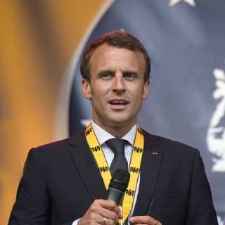 Verleihung des Karlspreises 2018 an Emmanuel Macron. Das Bild zeigt den französischen Staatspräsidenten Emmanuel Macron auf der Bühne des Katschhofes in Aachen 2018 - Verleihung des Karlspreises 2018 an Emmanuel Macron