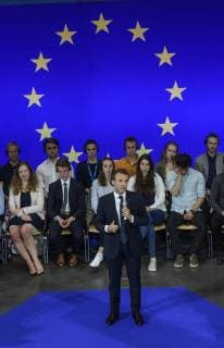 Bilder des Tages Verleihung des Karlspreises 2018 an Emmanuel Macron. Das Bild zeigt den französischen Staatspräsidegennten Emmanuel Macron im Hörsaalgebäude C.A.R.L. Der RWTH in Diskussion mit Studenten, die ihn nach Themen zu Europa fragen 2018 - Verleihung des Karlspreises 2018 an Emmanuel Macron