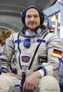 Themen der Woche KW 19 Bilder des Tages MOSCOW REGION, RUSSIA â€“ MAY 11, 2018: ESA astronaut Alexander Gerst in a spacesuit as he attends a qualification training session for the upcoming mission to the International Space Station, at the Yuri Gagarin Cosmonaut Training Centre in Zvyozdny Gorodok Star City , Moscow Region. The launch of Expedition 56 57 aboard the Soyuz MS-09 spacecraft to the ISS is scheduled for June 6, 2018. Mikhail Japaridze TASS  TS07F1BF