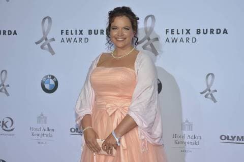 Felix Burda Award in Berlin Ehrenpreistraegerin Claudia Neumann Ankunft zur Preisverleihung und Ehrung des 15. Felix Burde Award im Hotel Adlon Kempinski in Berlin am 13.05.2018