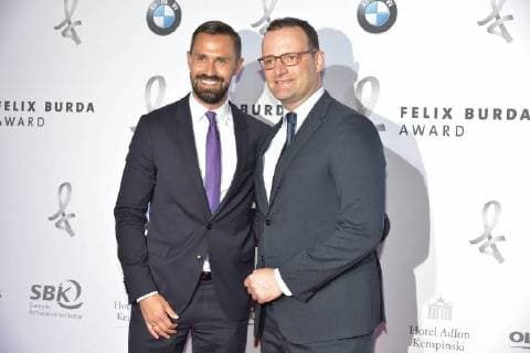 Daniel Funke, Jens Spahn Ankunft zur Preisverleihung und Ehrung des 15. Felix Burda Award im Hotel Adlon Kempinski in Berlin am 13.05.2018
