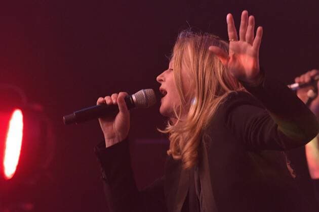 Inga Humpe und Band 2Raumwohnung Liveauftritt 30 Jahre Fred Jay Preisverleihung in Berlin in der Columbiahalle am 15.05.2018