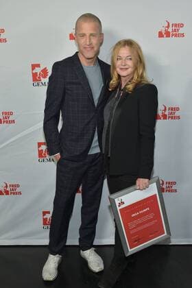 Inga Humpe ( Fred Jay Preistraeger 2018), Benjamin von Stuttrad Barre, Laudator 30 Jahre Fred Jay Preisverleihung in Berlin in der Columbiahalle am 15.05.2018