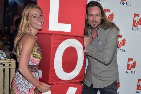 Oliver Thomas mit Freundin Anna-Marlene Bicking ( Gewinnerin des Musikautorenpreises 2018 ) 30 Jahre Fred Jay Preisverleihung in Berlin in der Columbiahalle am 15.05.2018