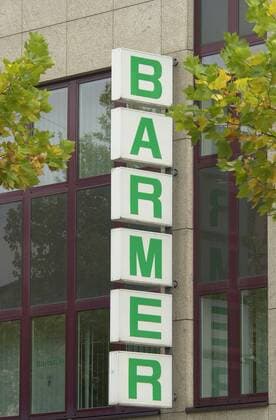 Schriftzug der Barmer Ersatzkasse an der Filiale in Saarbrücken. Gesundheitswesen Krankenkasse BEK Barmer.