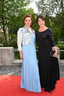 Bayerischer Fernsehpreis Janina Hartwig mit Tochter Amelie Bayerische Fernsehpreis Preis, Ehrung, Auszeichnung Prinzregententheater München München 18. Mai 2018