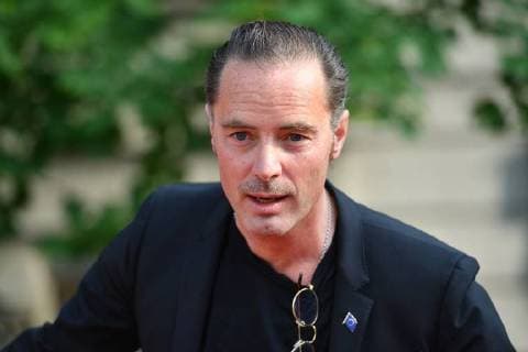 John FRIEDMANN (Schauspieler), Einzelbild,angeschnittenes Einzelmotiv,Portraet,Portrait,Porträt. Roter Teppich,Red Carpet,Bayerischer Fernsehpreis 2018 am 18.05.2018.